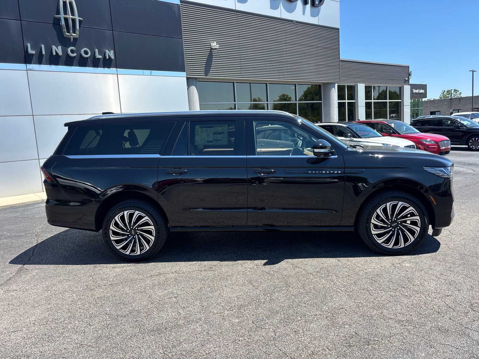 New 2026 Lincoln Navigator L Black Label AWD/4WD image 8