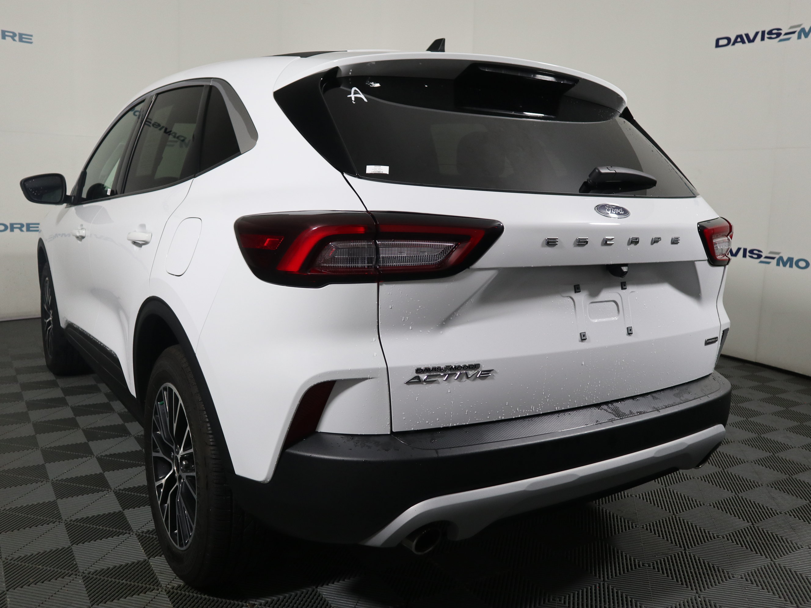 Used 2023 Ford Escape Active AWD/4WD image 9