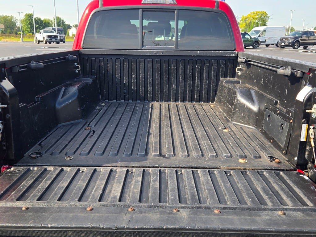Used 2020 Toyota Tacoma SR AWD/4WD image 15
