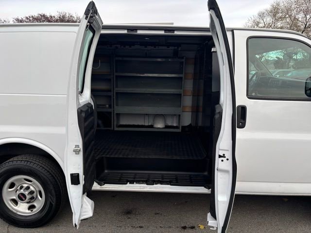 Certified 2022 GMC Savana 2500 w/ Driver Convenience Package image 20