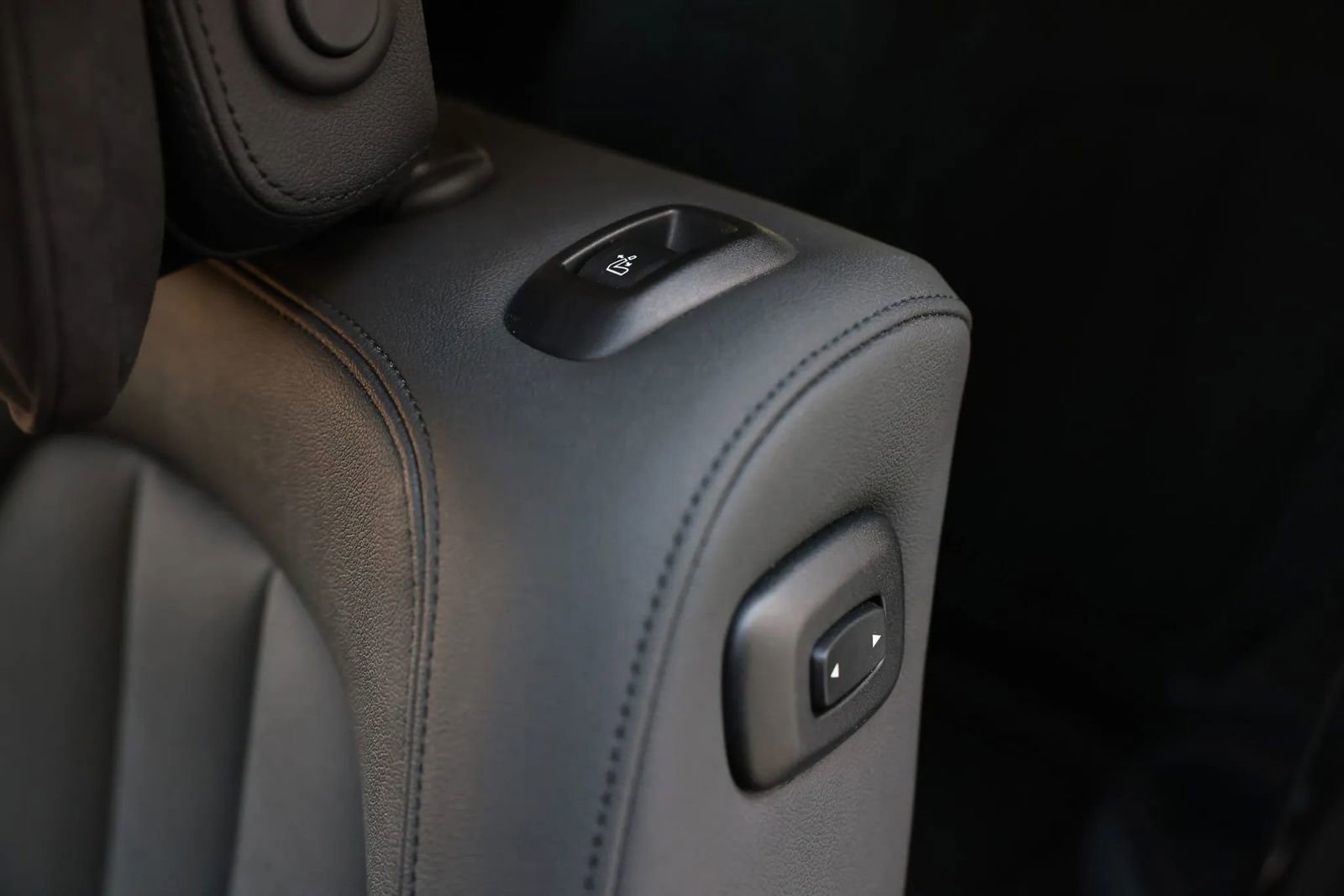 Used 2020 BMW X7 xDrive40i w/ Cold Weather Package image 63