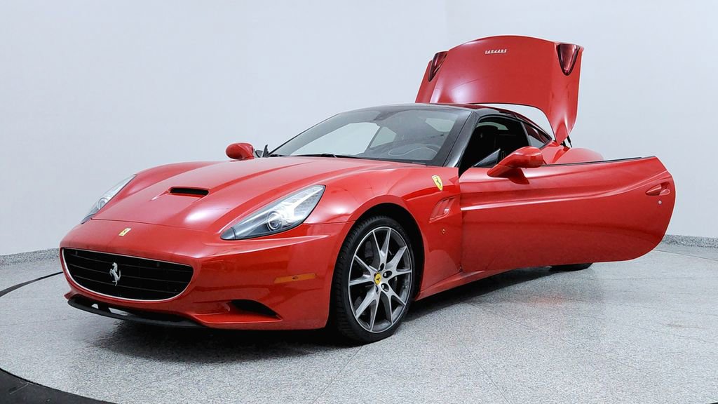 Used 2014 Ferrari California image 9