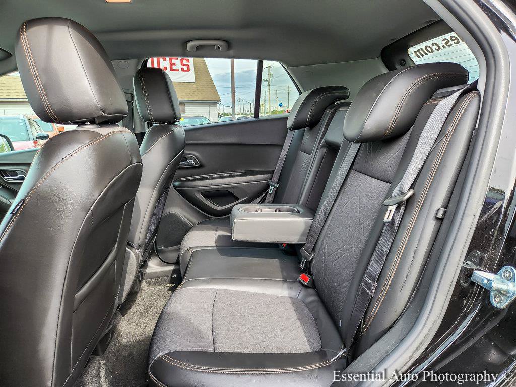 Used 2020 Chevrolet Trax LT w/ LT Convenience Package AWD/4WD image 11