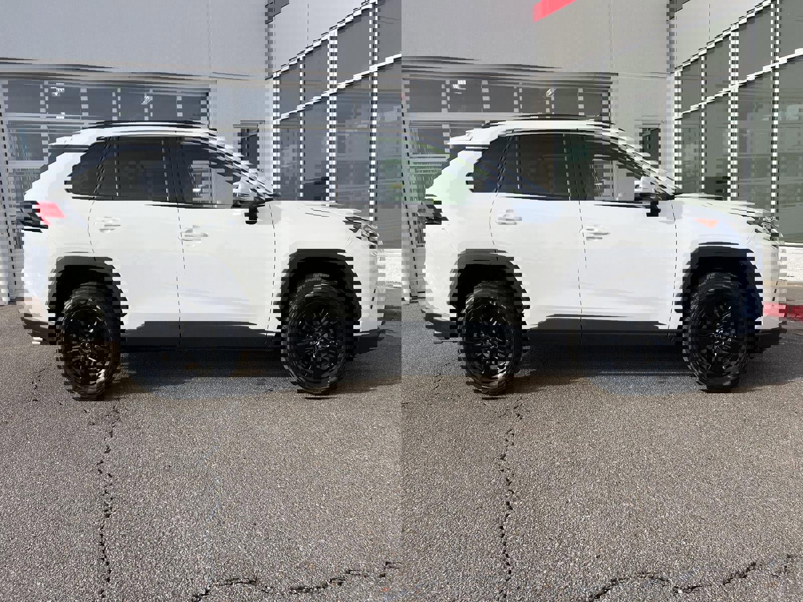 Used 2019 Toyota RAV4 XLE w/ Convenience Package image 20