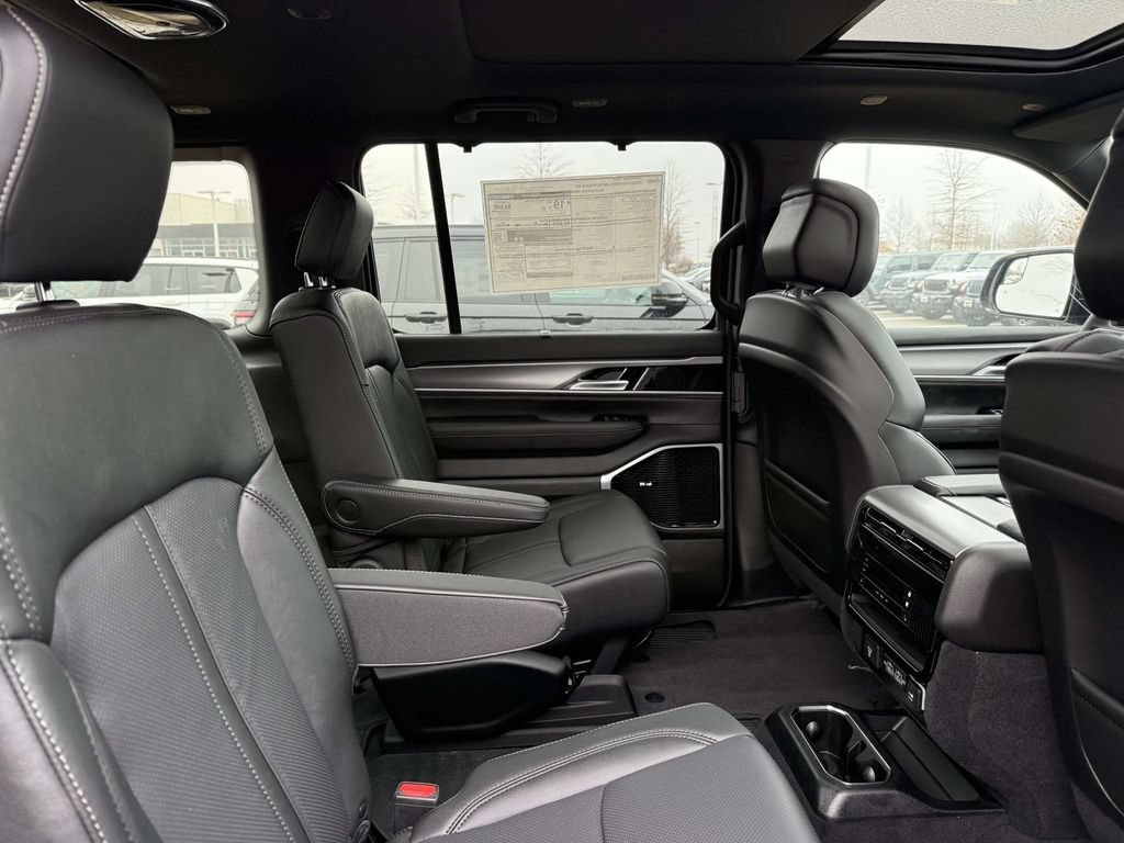 New 2026 Jeep Grand Wagoneer Limited AWD/4WD image 16