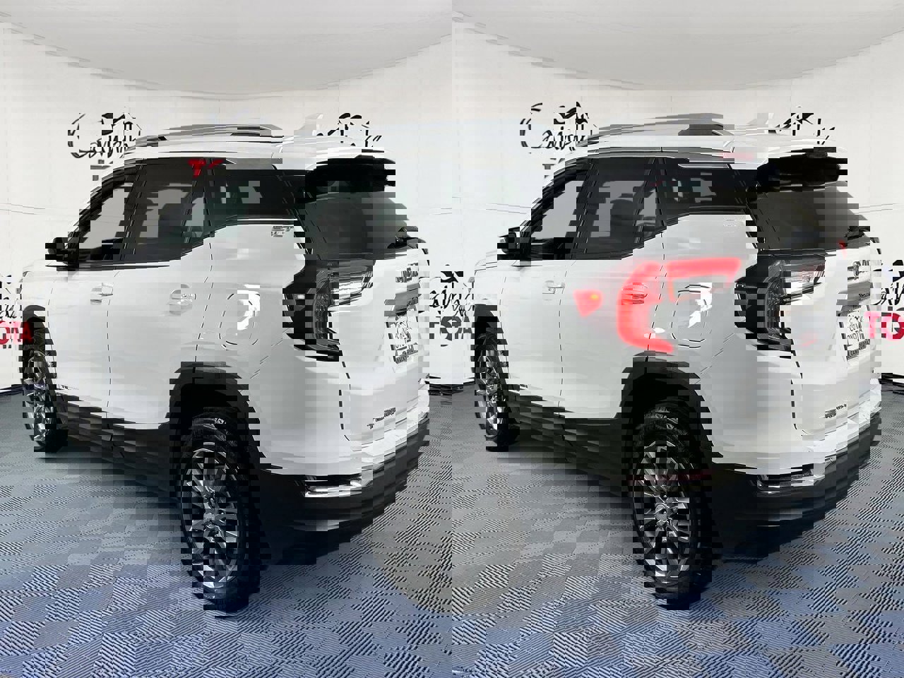 Used 2024 GMC Terrain SLT image 5