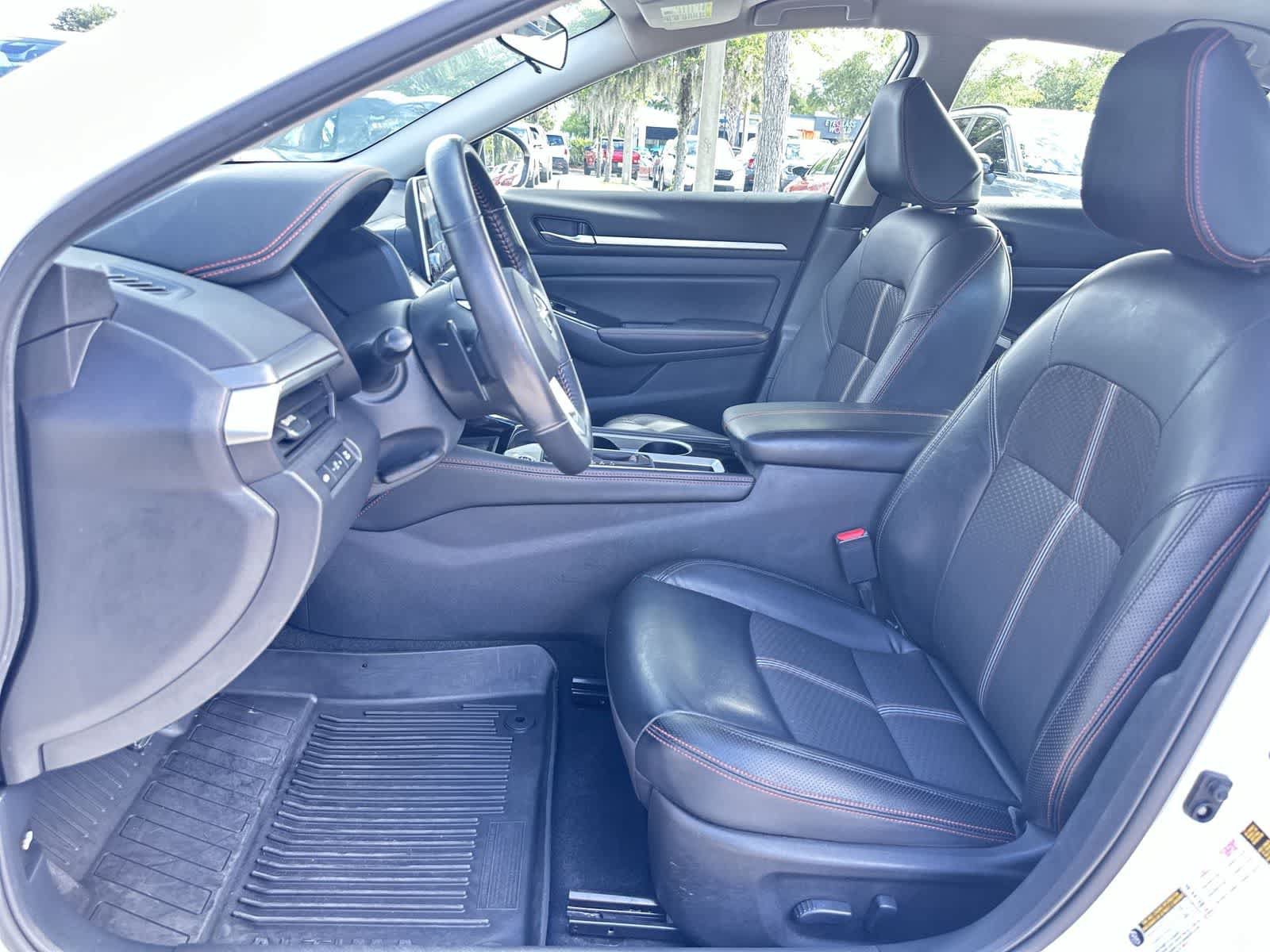Used 2024 Nissan Altima 2.5 SR FWD image 13
