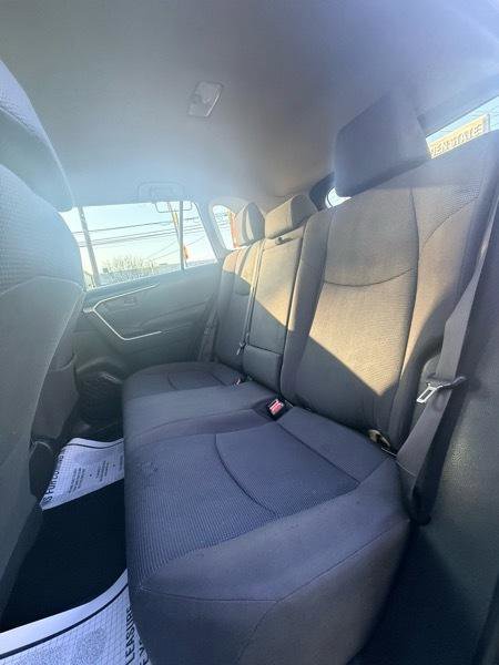 Used 2019 Toyota RAV4 LE image 11