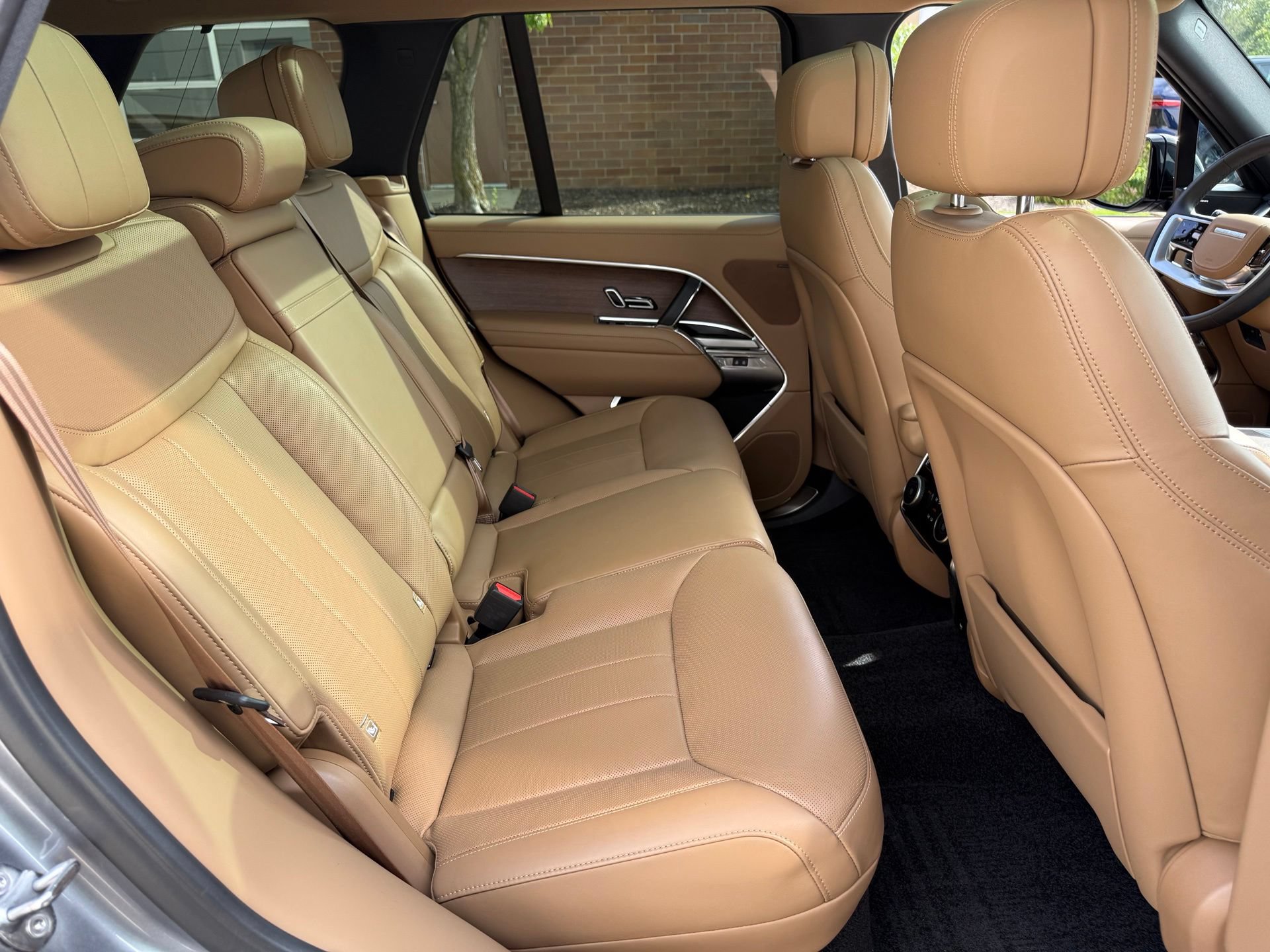Used 2025 Land Rover Range Rover SE AWD/4WD image 27