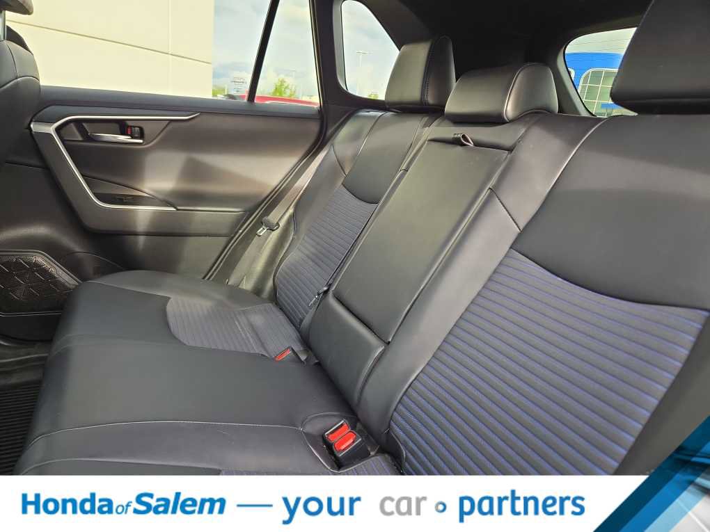 Used 2022 Toyota RAV4 XSE AWD/4WD image 17