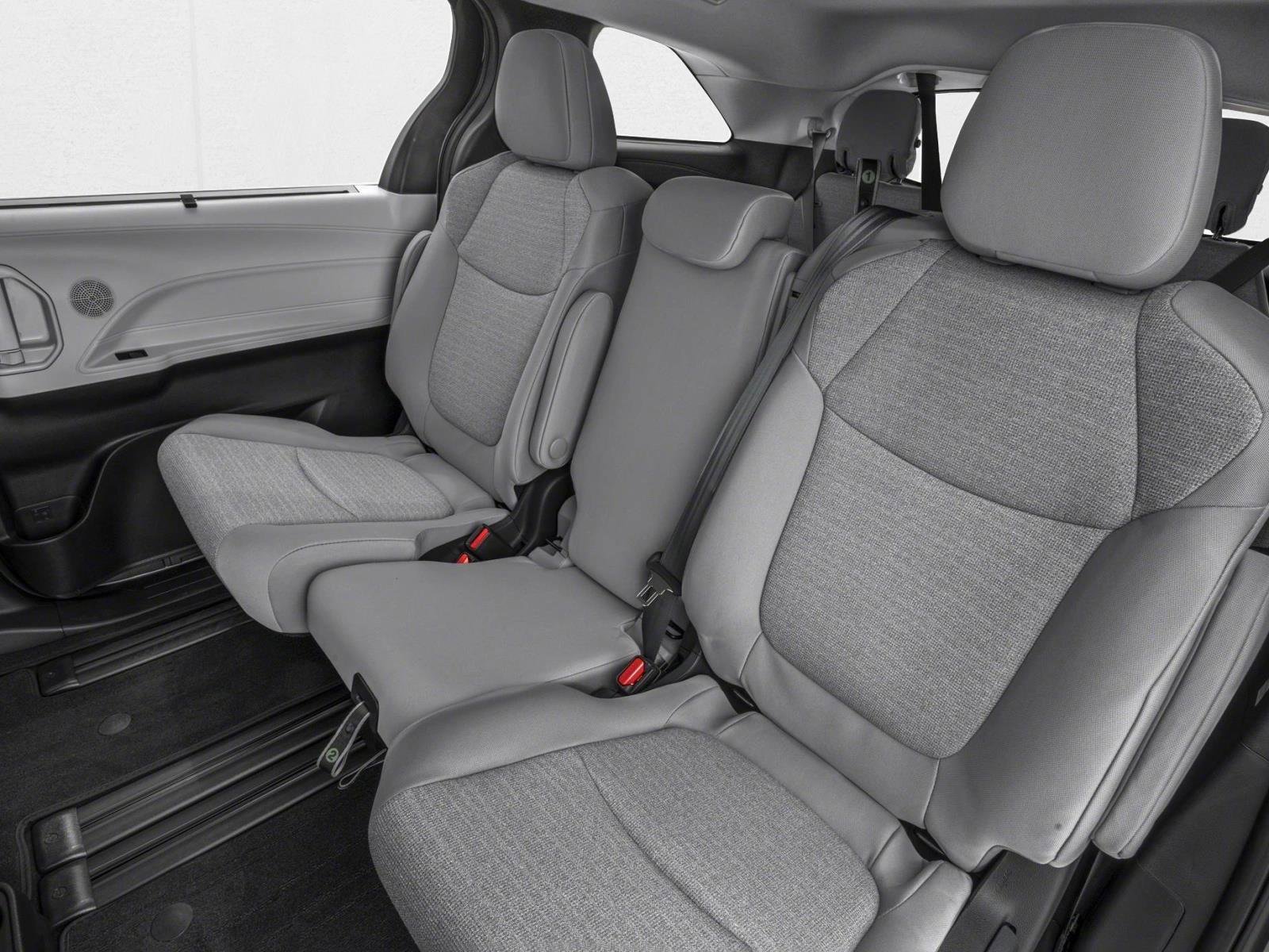 New 2026 Toyota Sienna LE FWD image 9