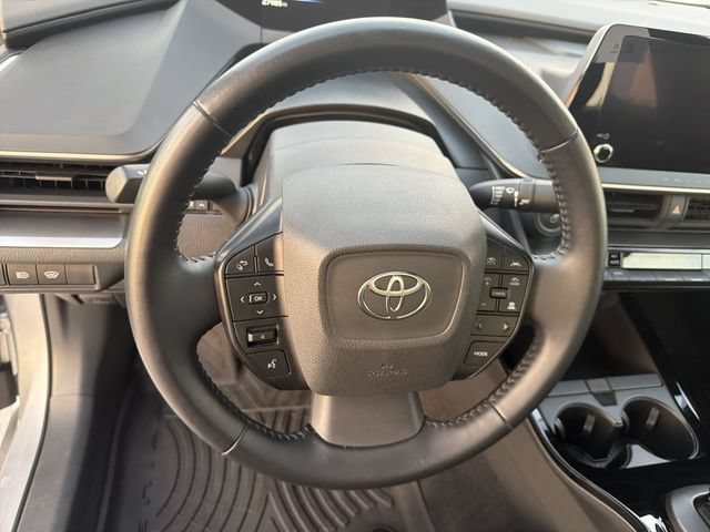 Certified 2025 Toyota Prius LE FWD image 16