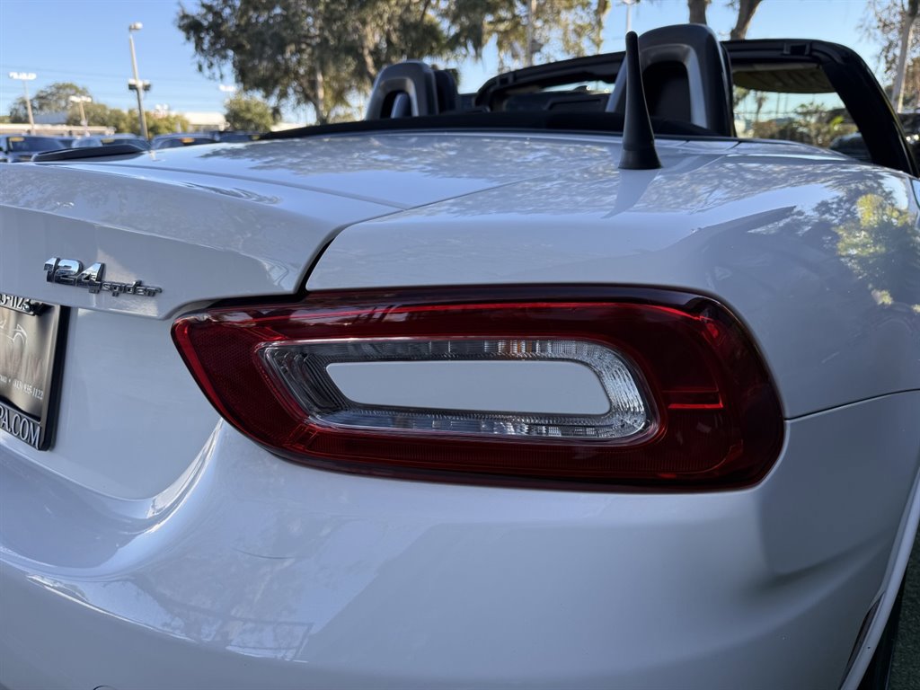Used 2017 FIAT 124 Spider Abarth image 16