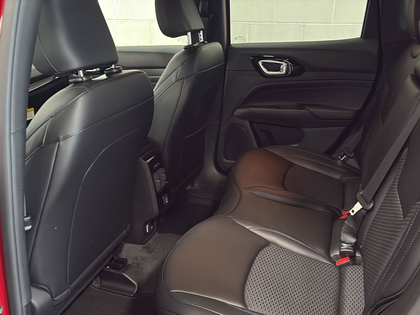 New 2026 Jeep Compass Latitude AWD/4WD image 26