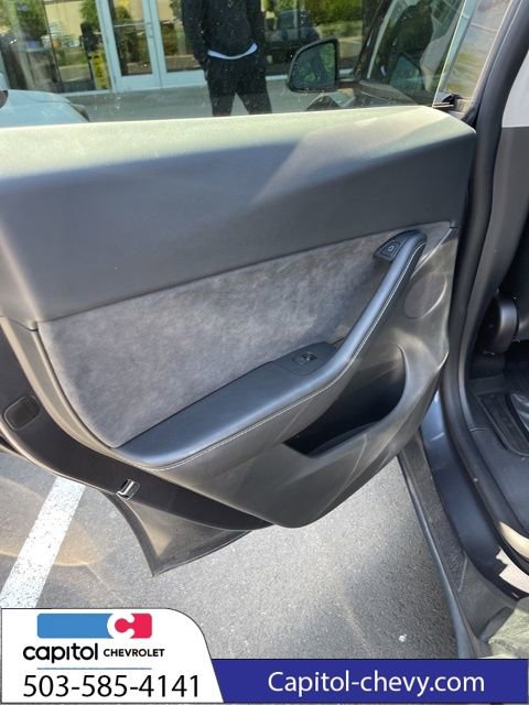 Used 2022 Tesla Model Y Long Range AWD/4WD image 7