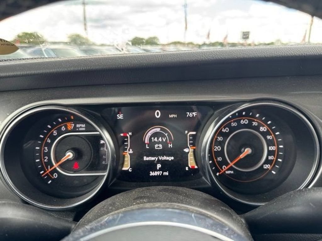 Used 2022 Jeep Gladiator Overland w/ Cold Weather Group AWD/4WD image 27