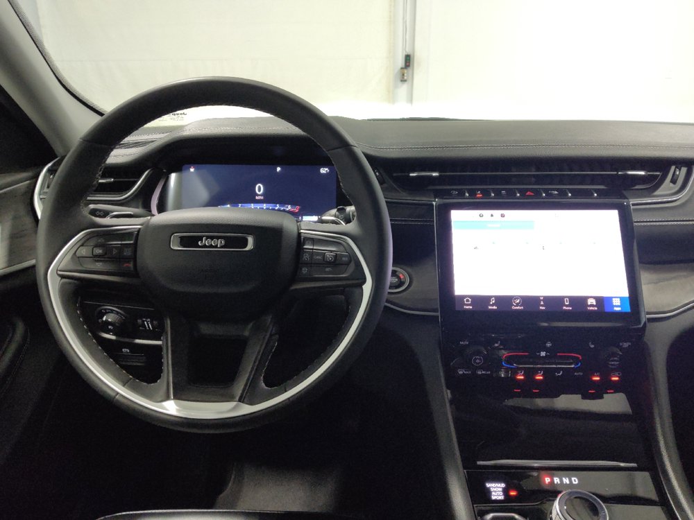 Used 2023 Jeep Grand Cherokee Limited AWD/4WD image 22