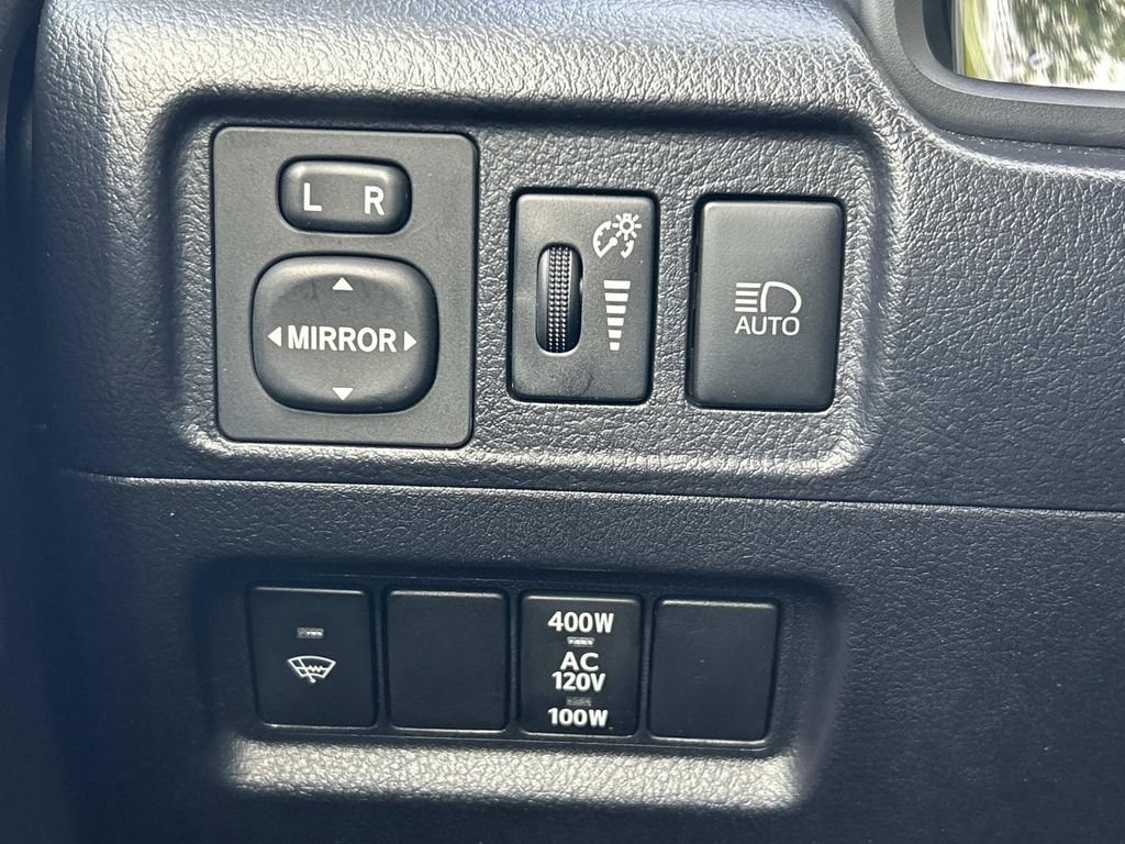Used 2021 Toyota 4Runner Limited AWD/4WD image 32
