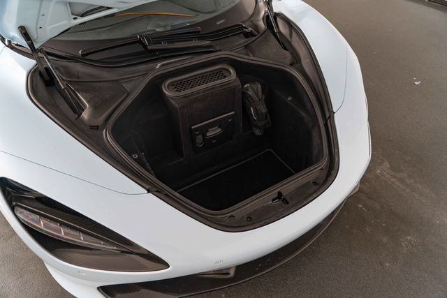 Used 2018 McLaren 720S Performance RWD image 27