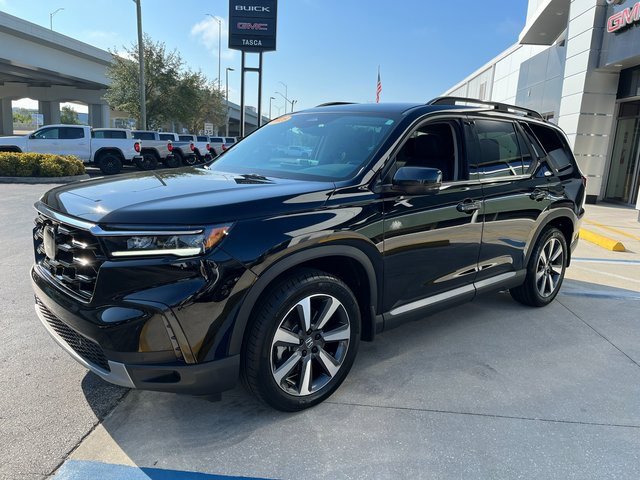 Used 2025 Honda Pilot Touring image 3