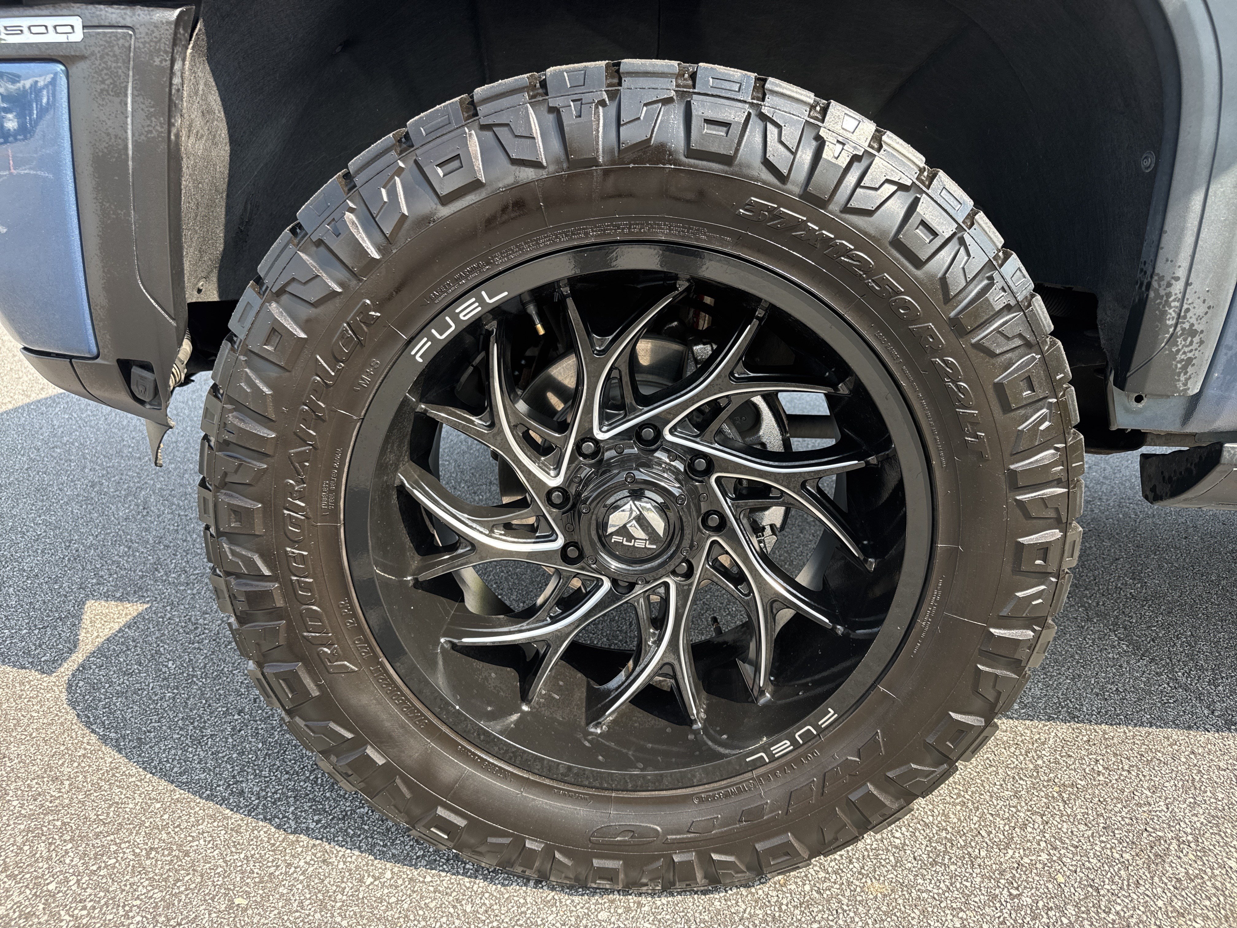 Used 2024 GMC Sierra 3500 Denali Ultimate AWD/4WD image 13