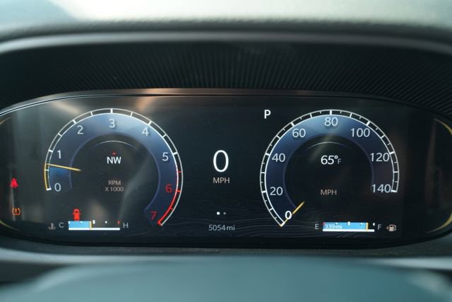 Used 2024 Jeep Wagoneer 4WD w/ Premium Group I image 34