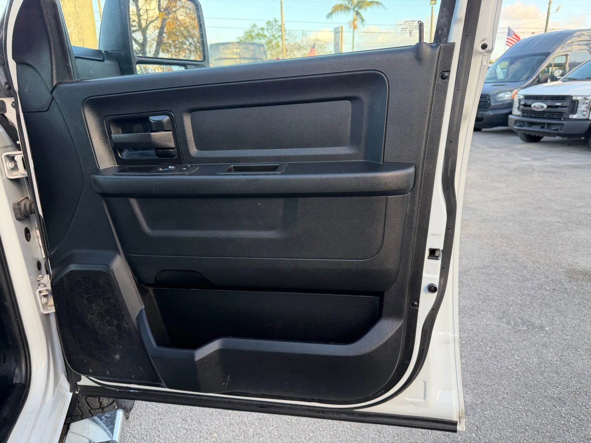 Used 2023 RAM 3500 Tradesman w/ Convenience Group AWD/4WD image 22