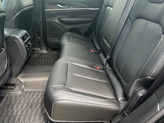 New 2026 Jeep Grand Cherokee Limited w/ Limited Altitude Package AWD/4WD image 13