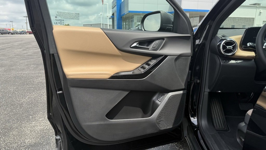 New 2026 Chevrolet Equinox ACTIV w/ Safety and Technology Package image 9