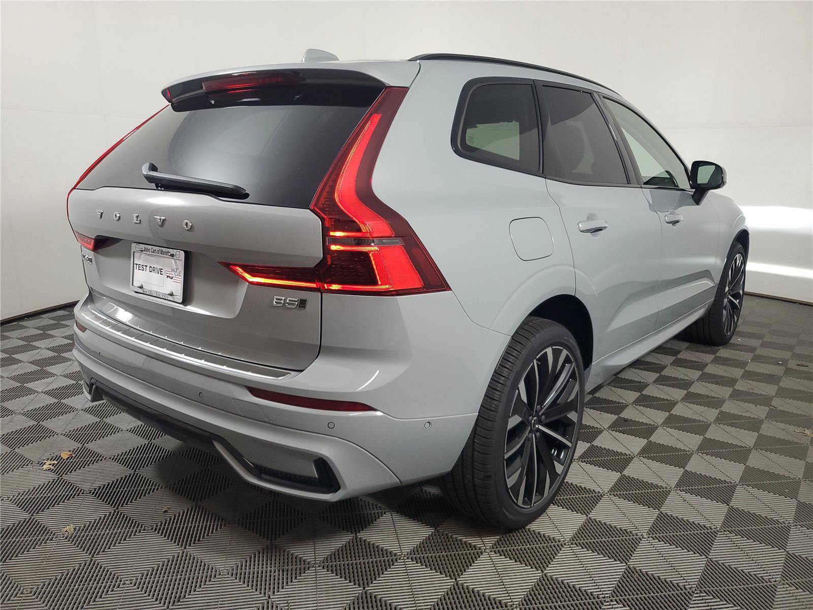 New 2026 Volvo XC60 B5 Ultra w/ Protection Package Premier AWD/4WD image 6