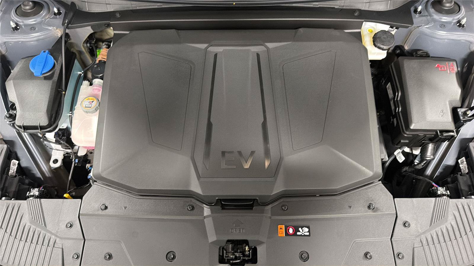 New 2026 Hyundai Ioniq 5 SE AWD/4WD image 9