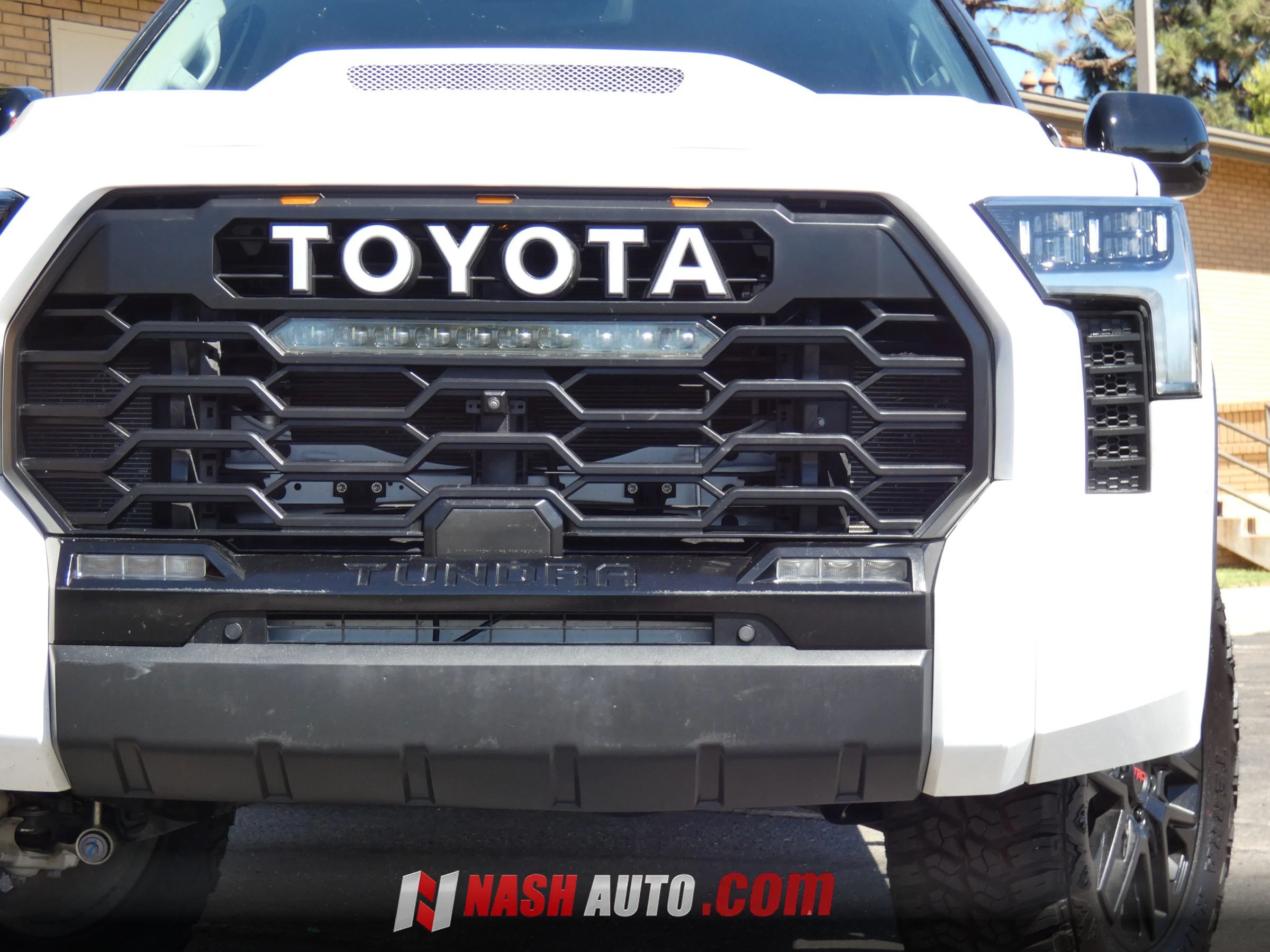 Used 2024 Toyota Tundra Limited AWD/4WD image 18