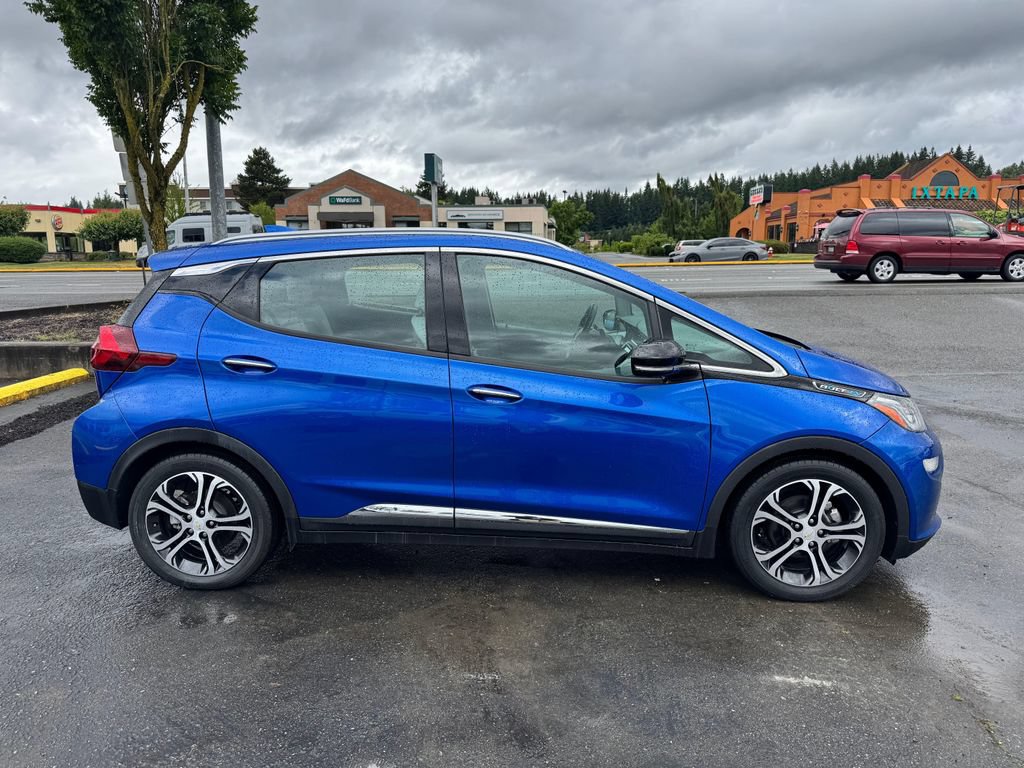Used 2018 Chevrolet Bolt Premier w/ Driver Confidence II Package FWD image 8