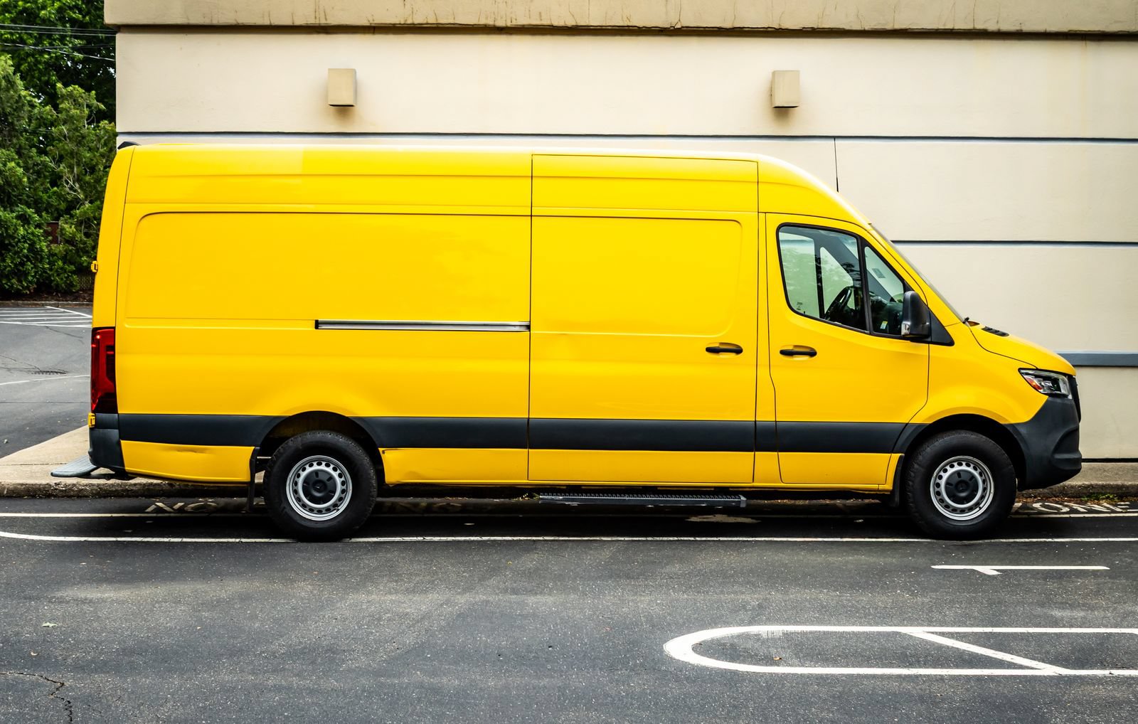 Used 2021 Mercedes-Benz Sprinter 2500 image 9