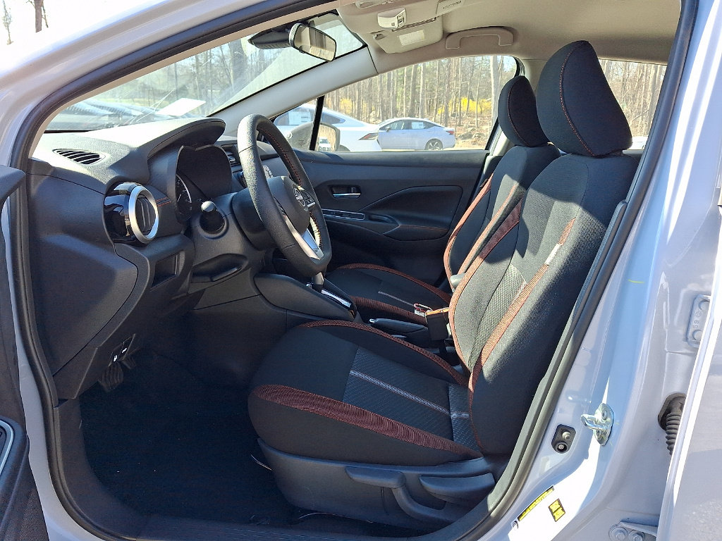 New 2025 Nissan Versa SR FWD image 6