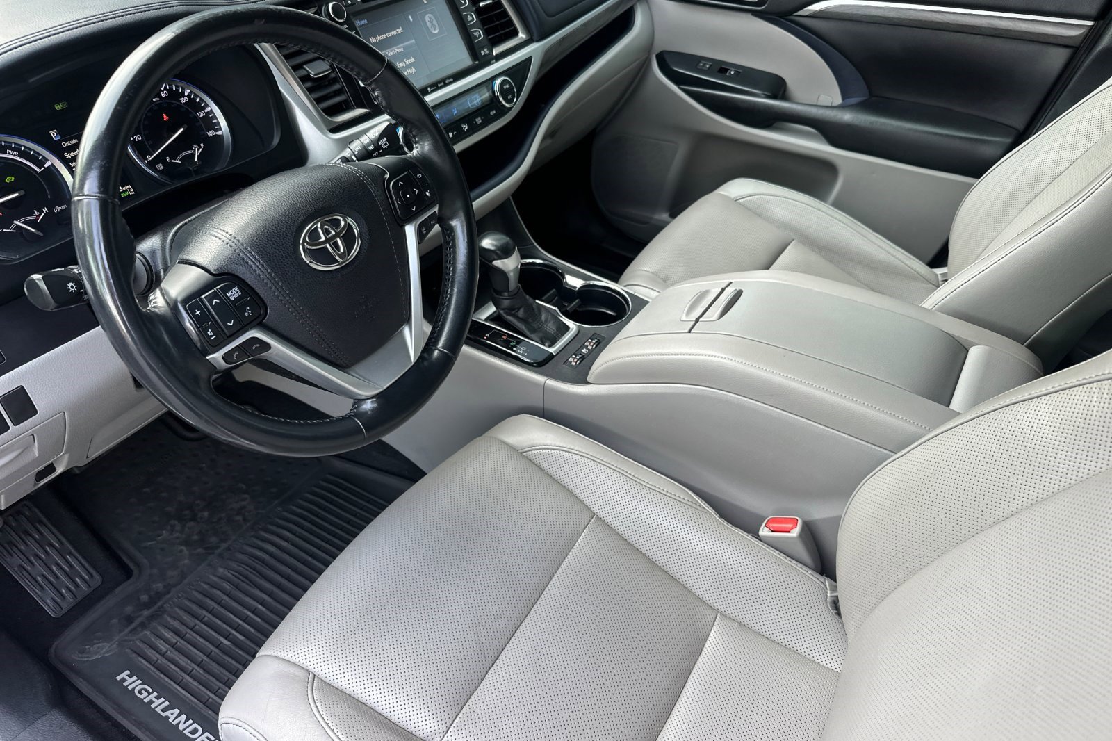 Used 2018 Toyota Highlander Limited image 11