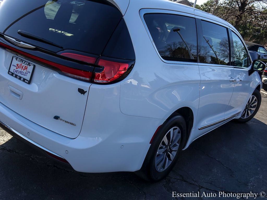 Used 2023 Chrysler Pacifica Limited image 9