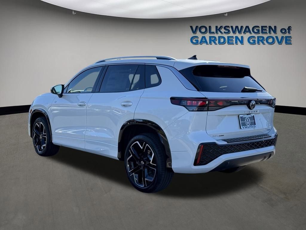 New 2026 Volkswagen Tiguan SEL R-Line image 5