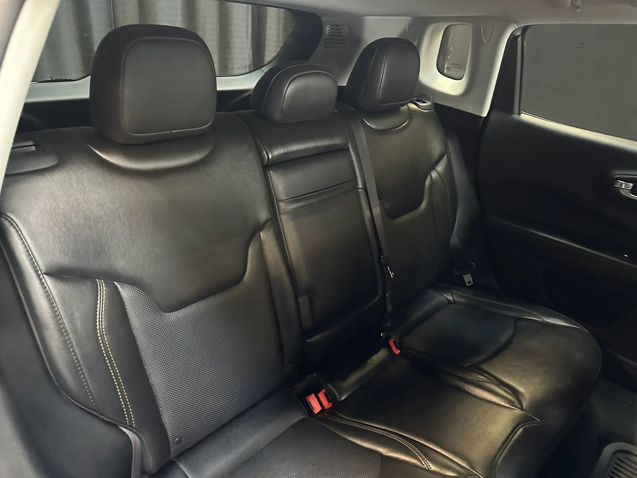 Used 2018 Jeep Compass Limited image 31