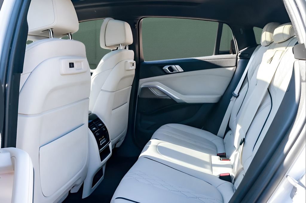 Used 2023 BMW X6 xDrive40i w/ M Sport Package image 22