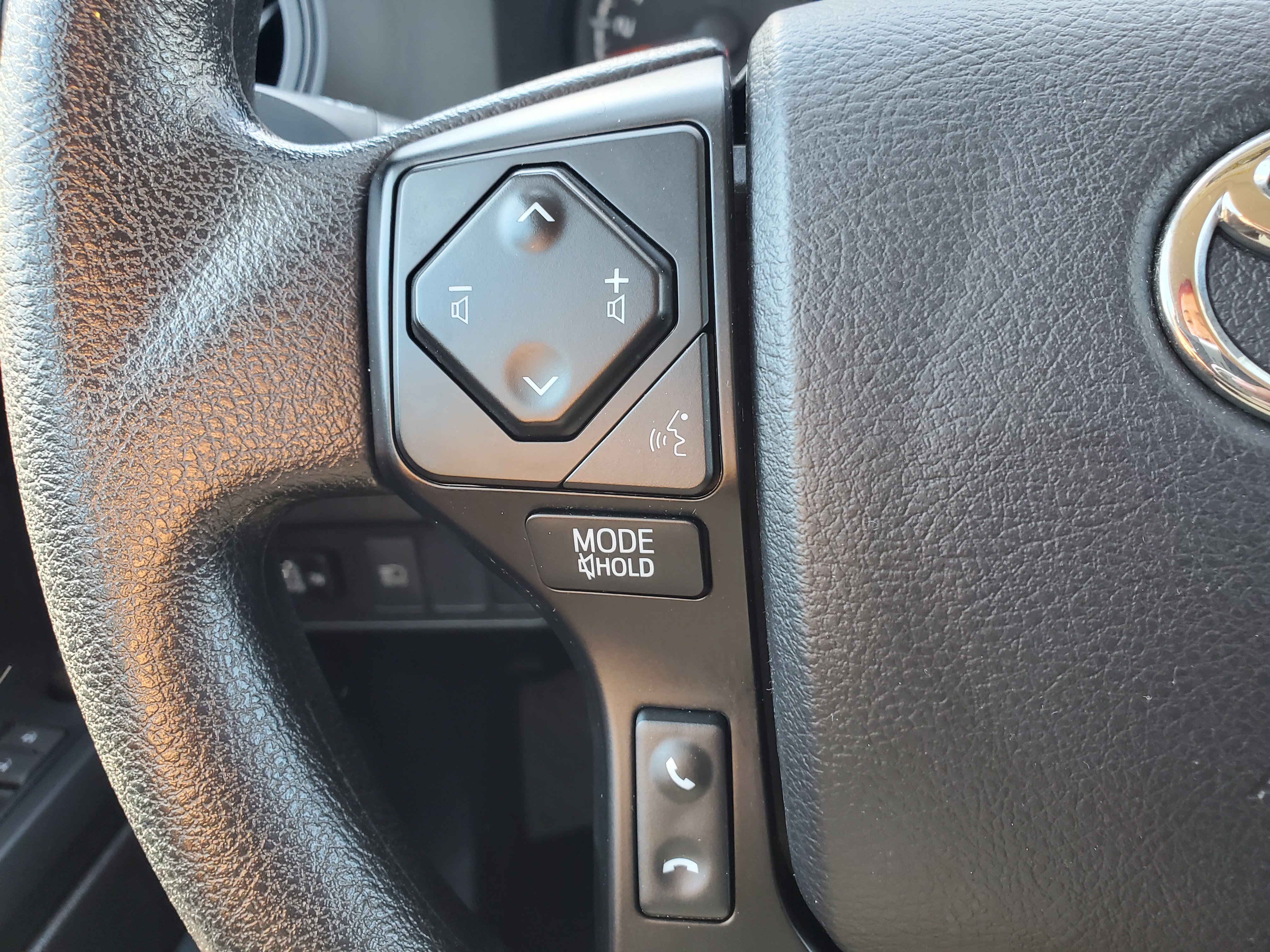 Used 2022 Toyota Tacoma SR AWD/4WD image 13