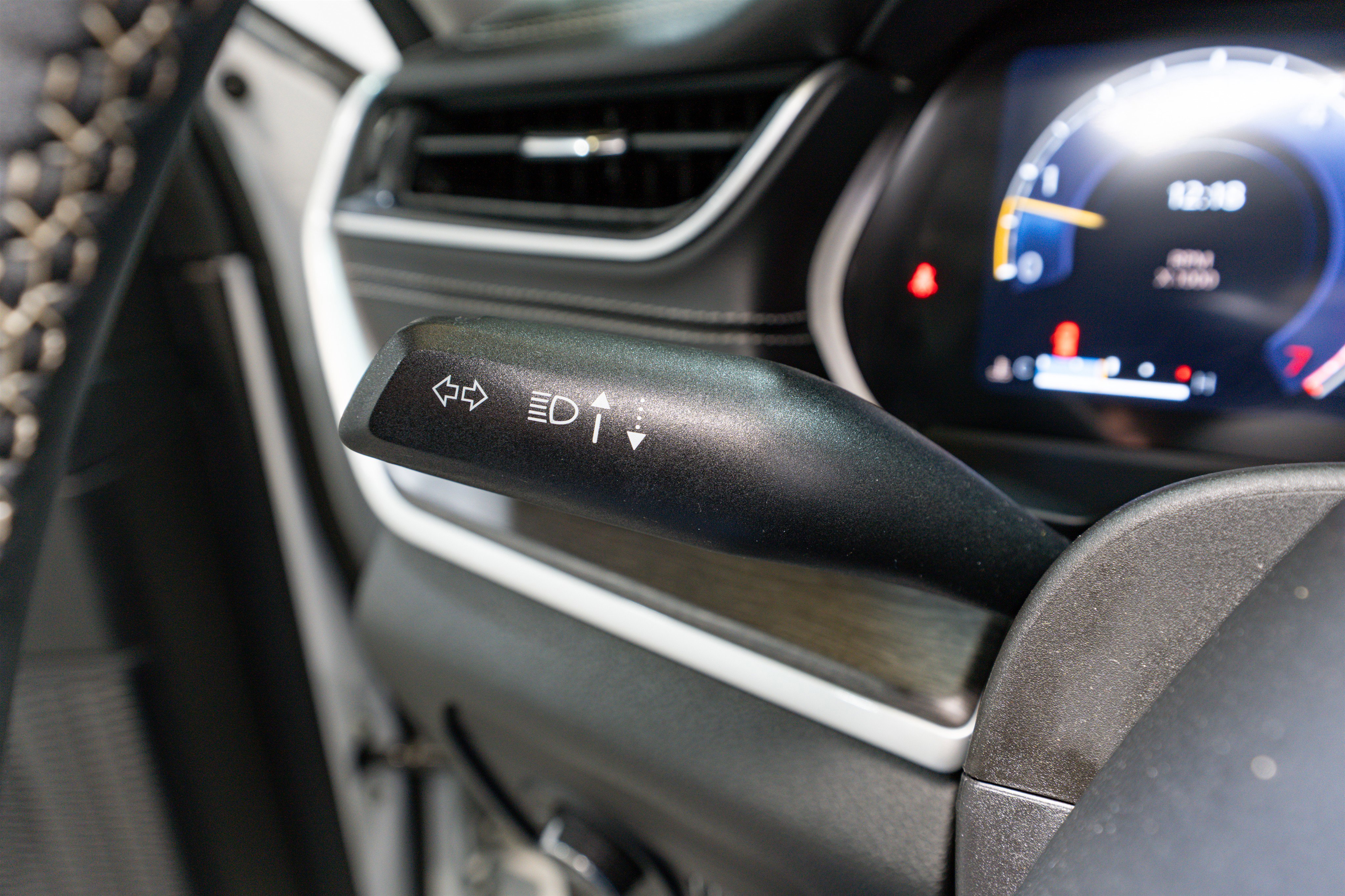 Used 2023 Jeep Grand Cherokee L Limited image 29