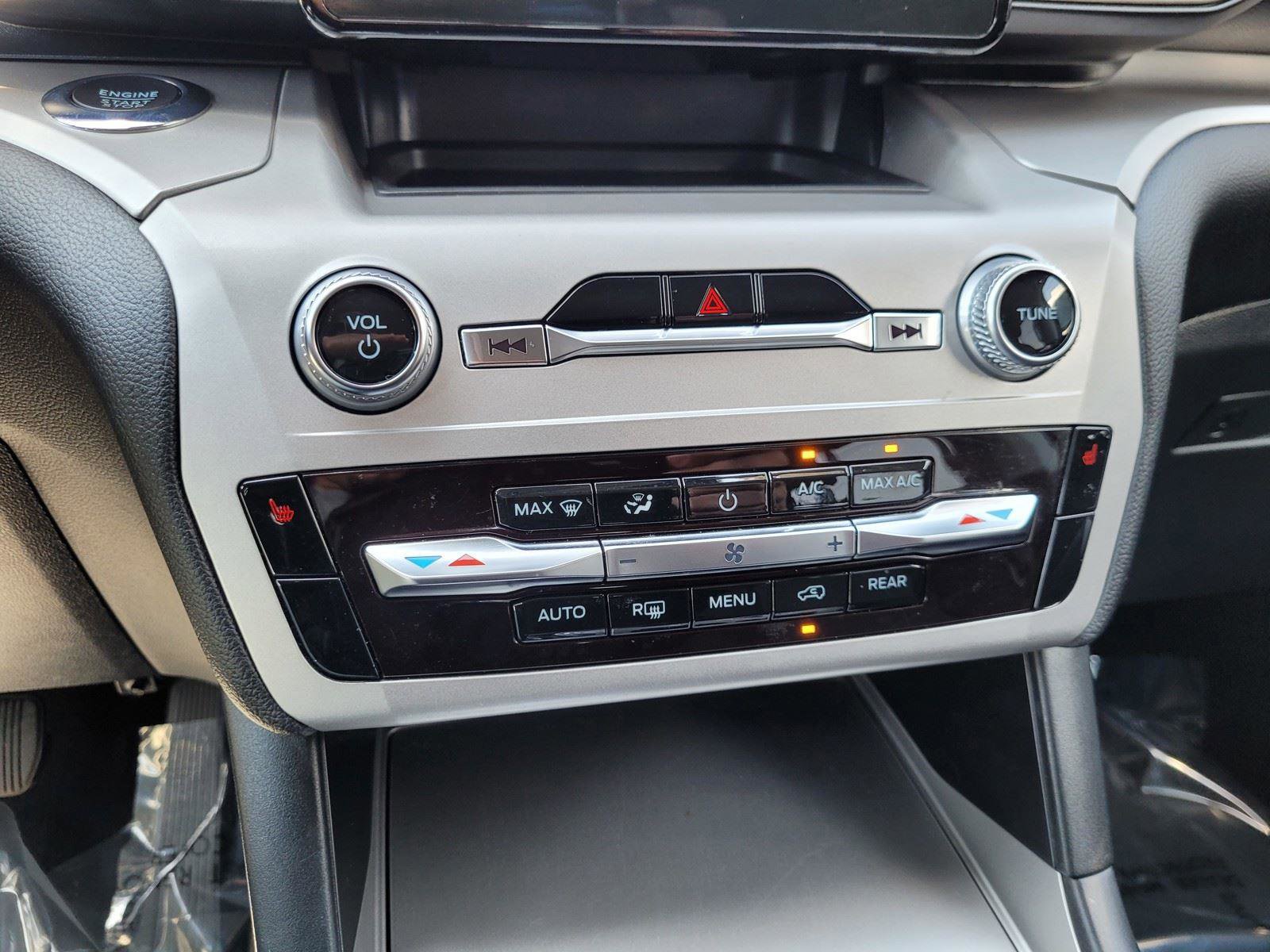 Used 2022 Ford Explorer XLT RWD image 26