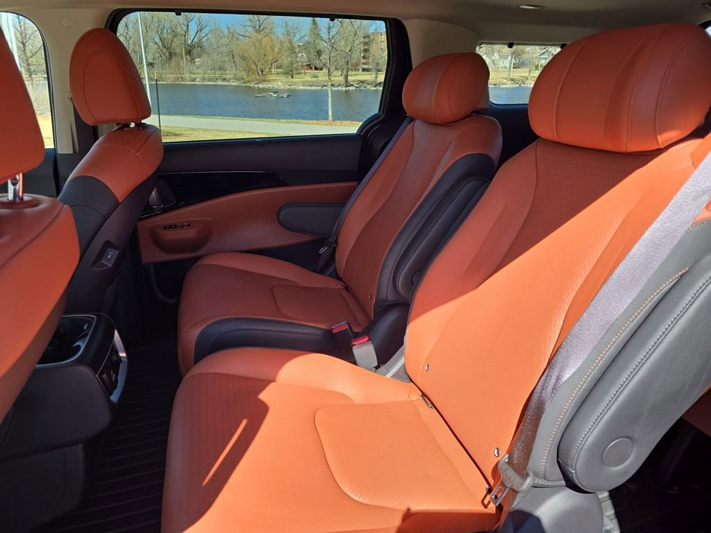 Used 2025 Kia Carnival SX Prestige image 26