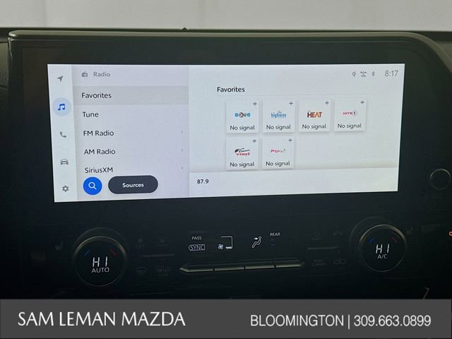 Used 2024 Toyota Highlander XLE image 14