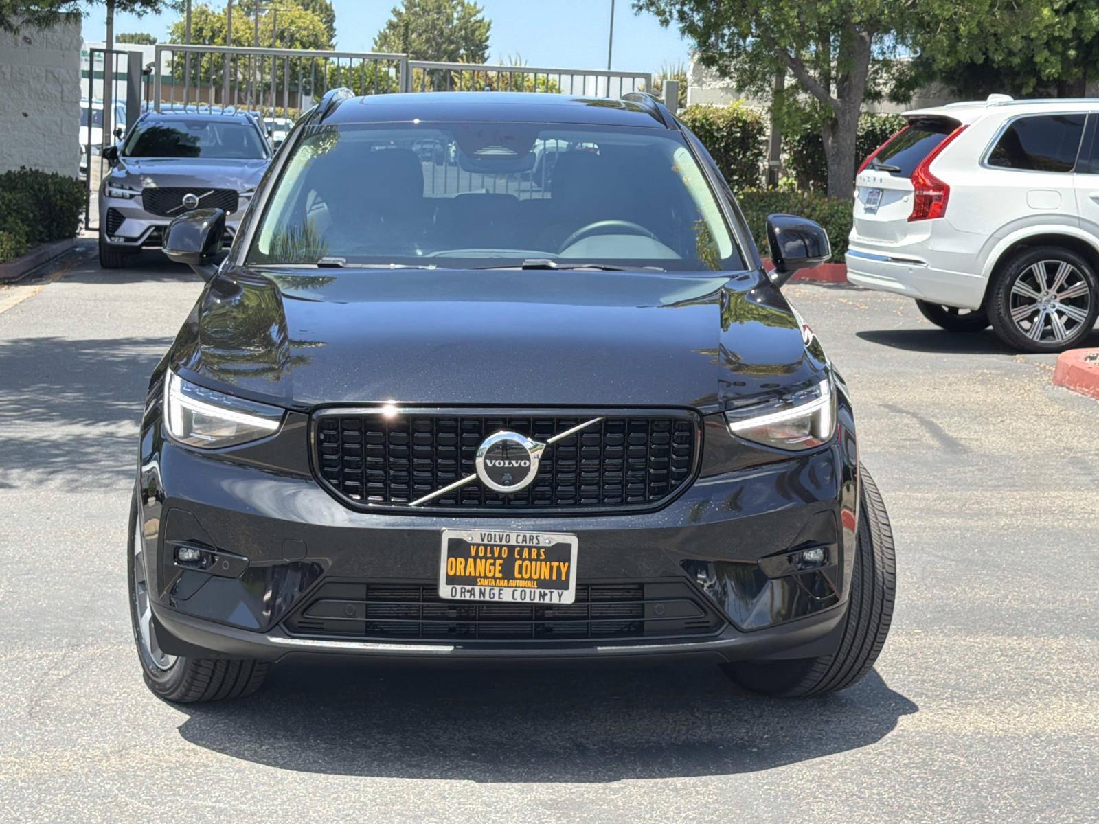 Certified 2026 Volvo XC40 B5 Plus AWD/4WD image 2