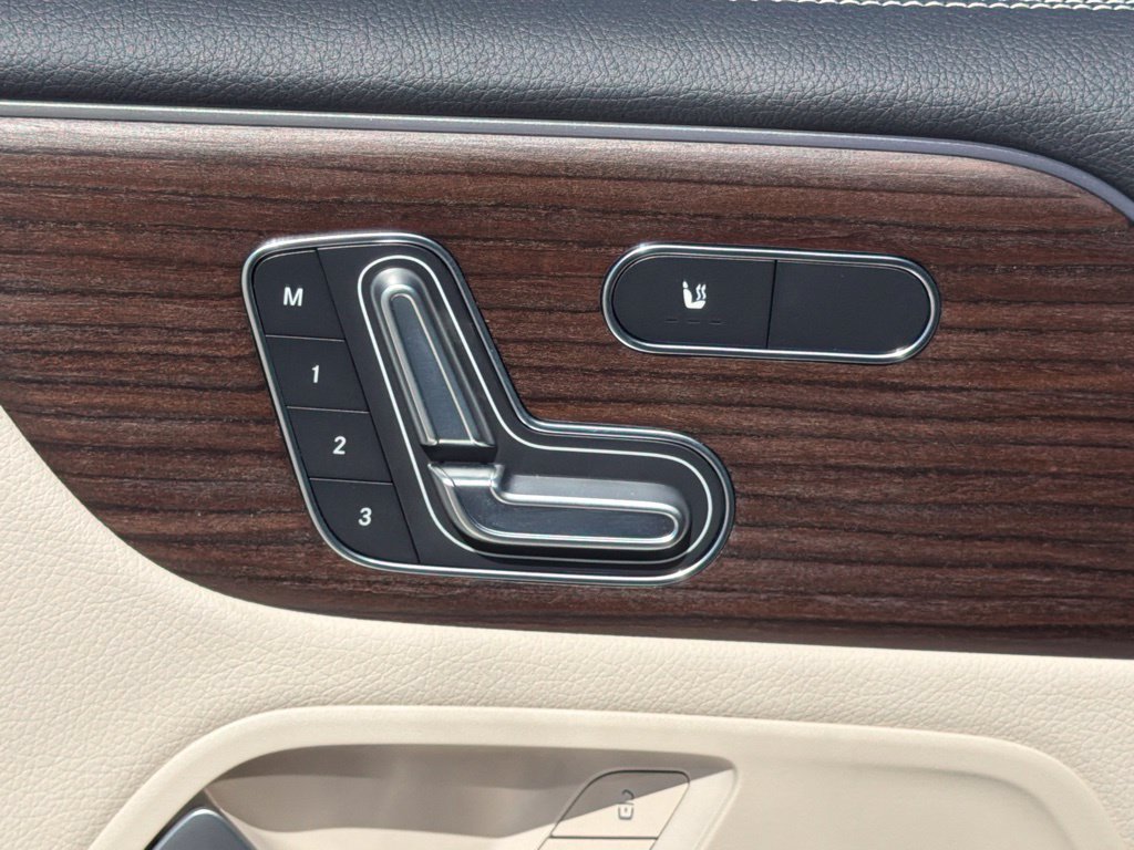 New 2026 Mercedes-Benz GLB 250 image 18