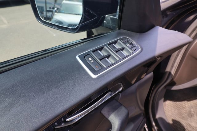 Used 2020 Jaguar F-PACE Premium image 36