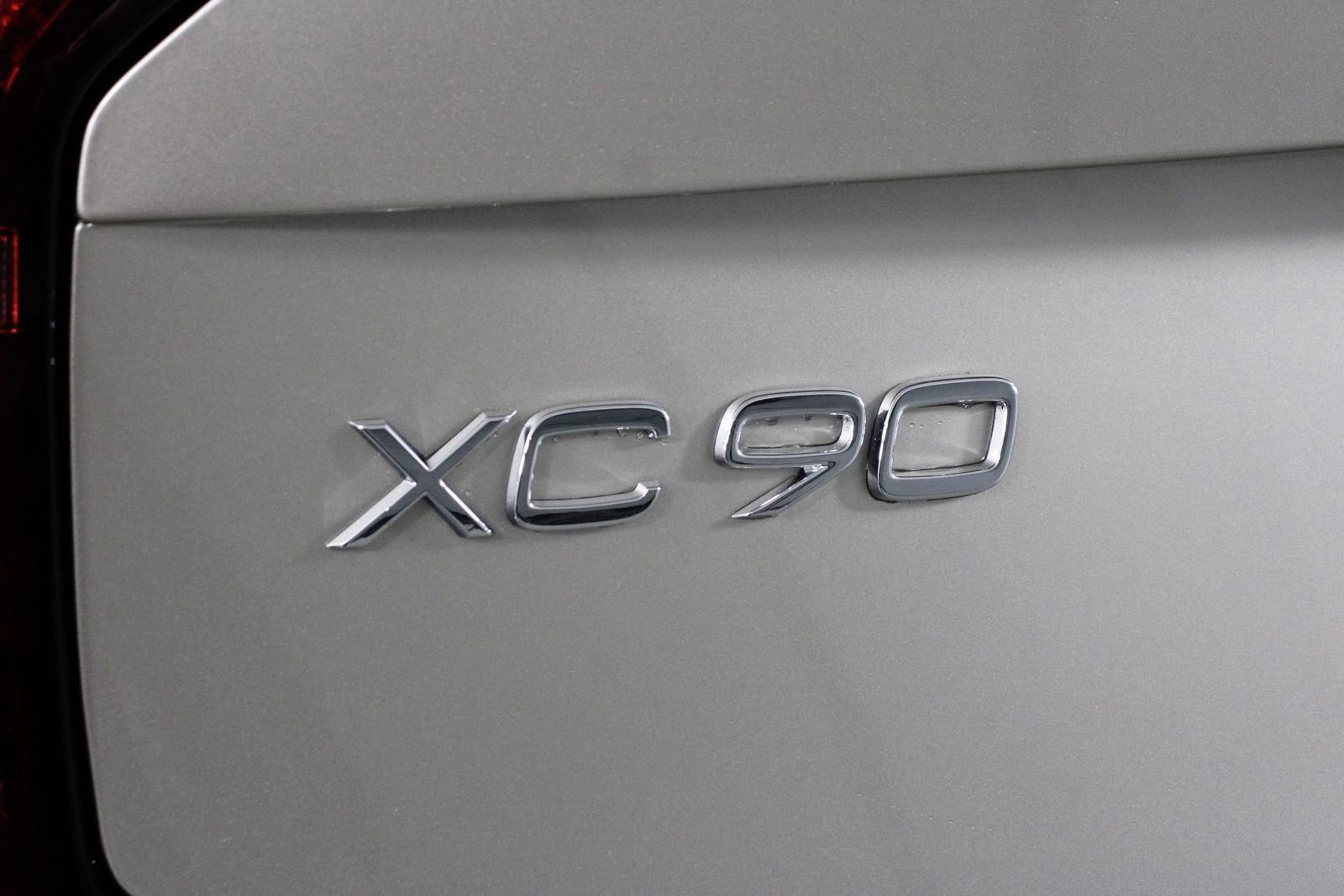 New 2026 Volvo XC90 T8 Plus w/ Protection Package Premier image 16