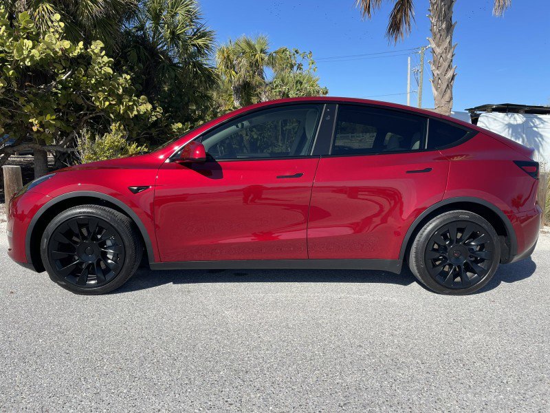 Used 2024 Tesla Model Y Long Range image 3